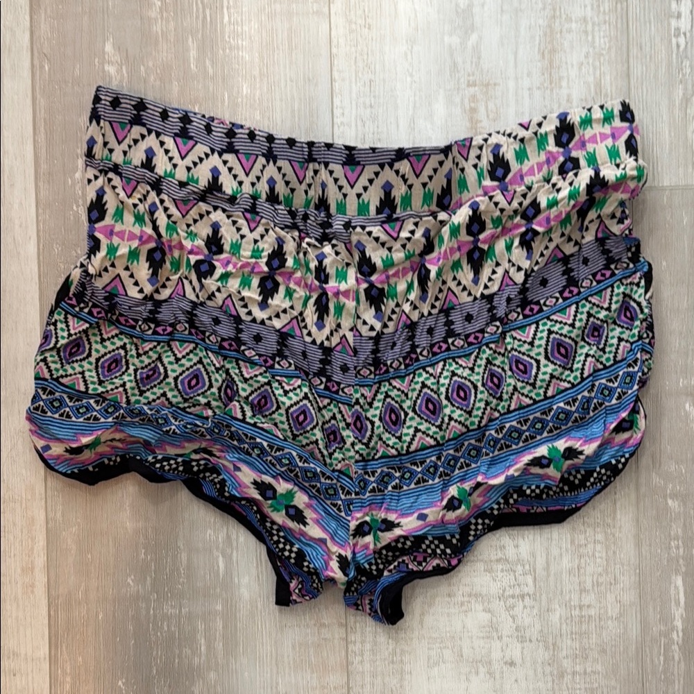 Lola Rae Printed Shorts with Drawstring - Picture 3 of 4